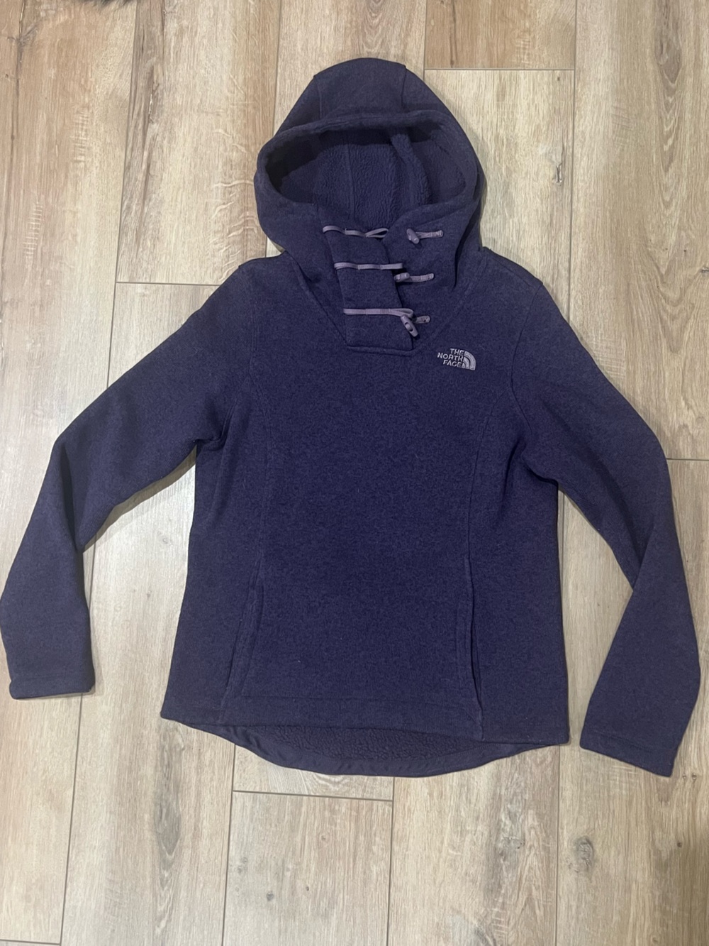 The North Face Women's Dark Purple Hooded Fleece Pullover Small